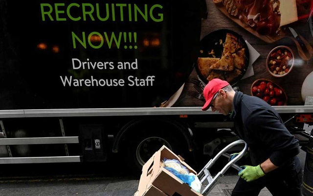 Britain’s shrunken workforce hampers COVID recovery