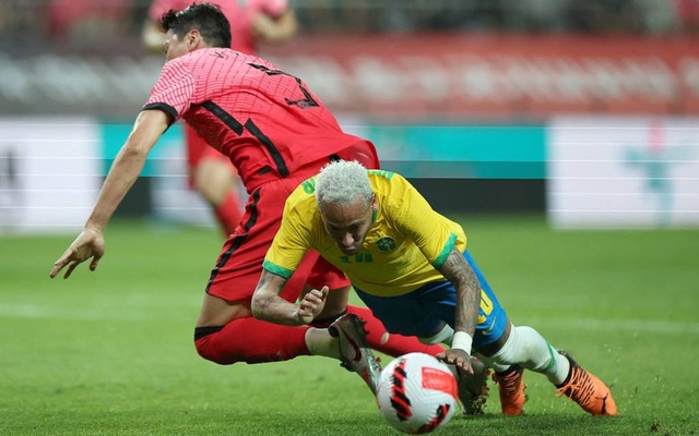 Neymar doubles up from the spot as Brazil thump Korea